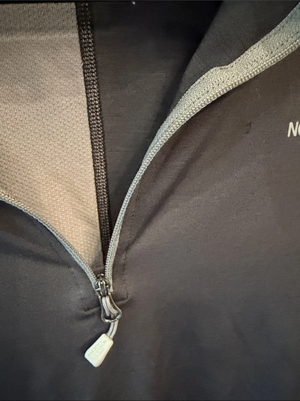 The North Face Men's Dark Gray & Light Gray Lightweight Quarter-Zip Pullover